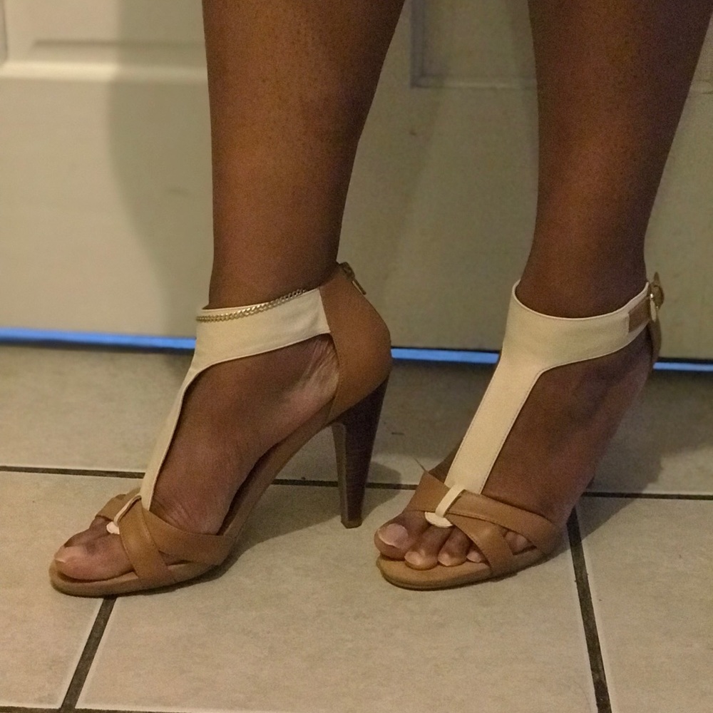 Shoes - Picture 4 of 6